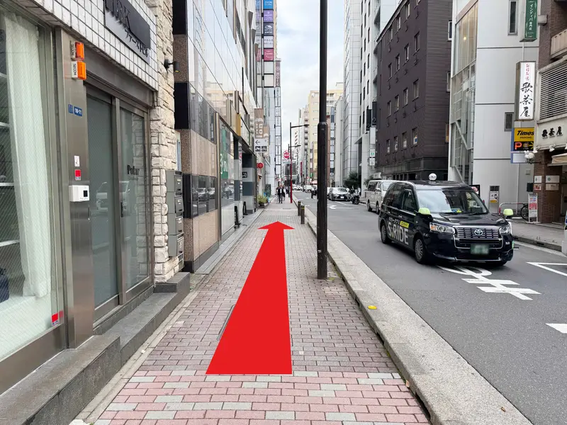 左折後まっすぐ進む